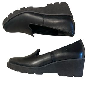 Vionic Sz. 8.5 leather platform wedge shoes in excellent near new condition
